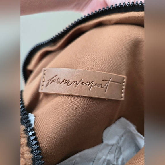 NWT FP Movement Overachiever Sherpa Sling Bag - Picture 8 of 8